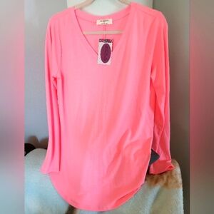 Women's Top size L NWT
